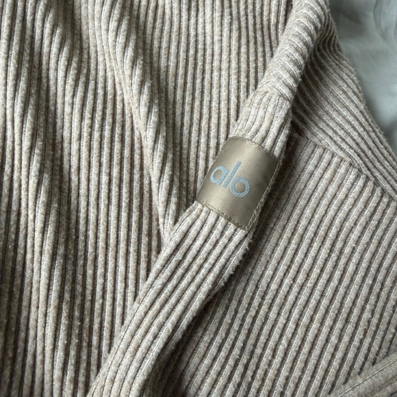 ALO Muse Set - Picture 2 of 16